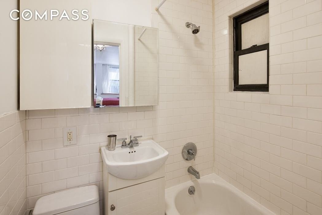 237 E 88th St #103 - Photo 3 of 4