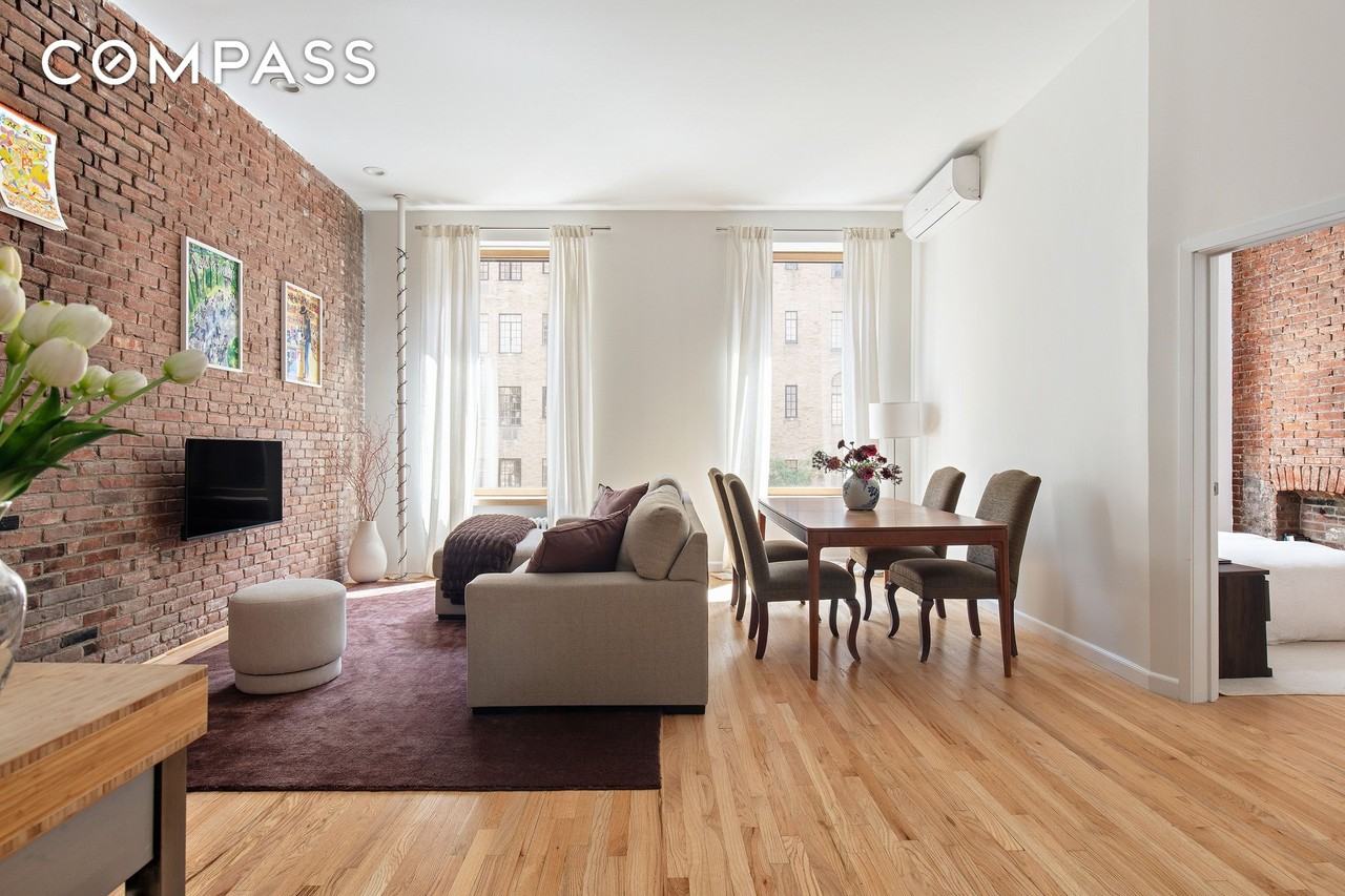 51 E 10th St #7 - Photo 2 of 6