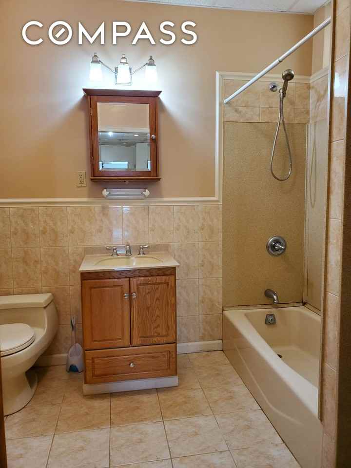 2361 23rd St #1G - Photo 3 of 8