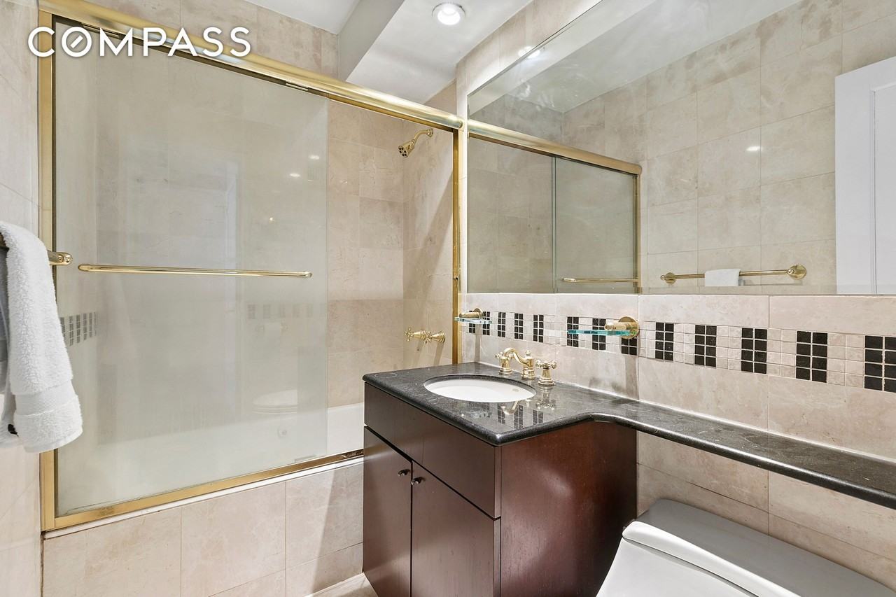 411 E 53rd St #10L - Photo 6 of 9