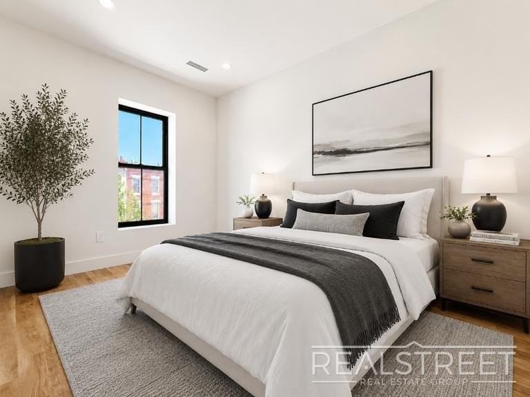 10 Marconi Pl #3 - Photo 3 of 9
