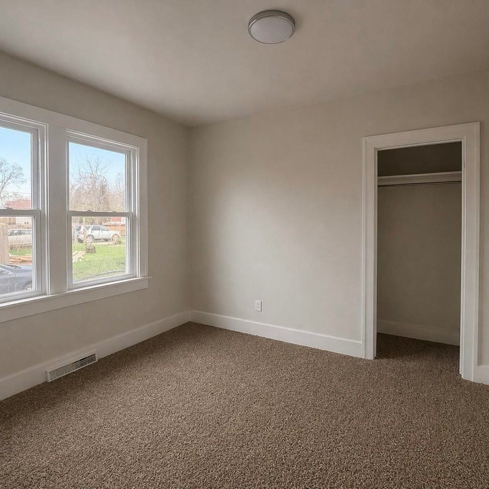 2315 Tuxedo St - Photo 5 of 11