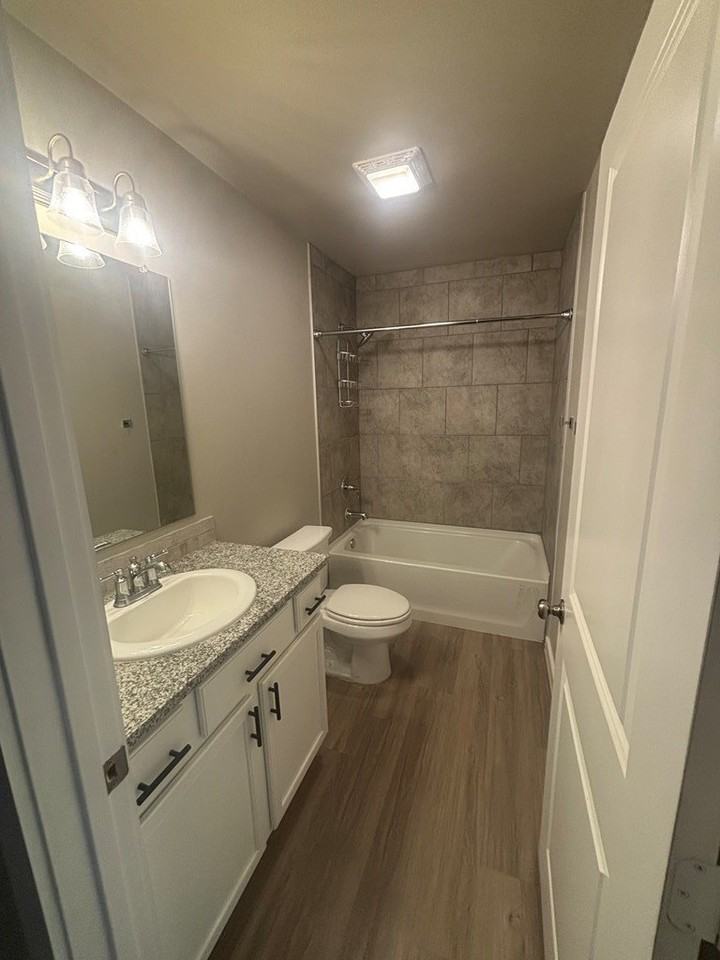 2827 Battle Ave - Photo 6 of 14