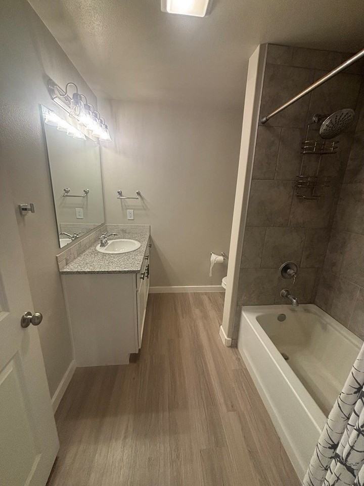 2827 Battle Ave - Photo 7 of 14