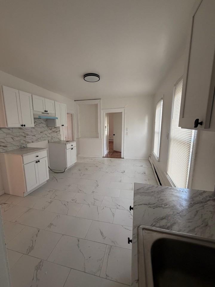 123 Morris St #2 - Photo 4 of 7