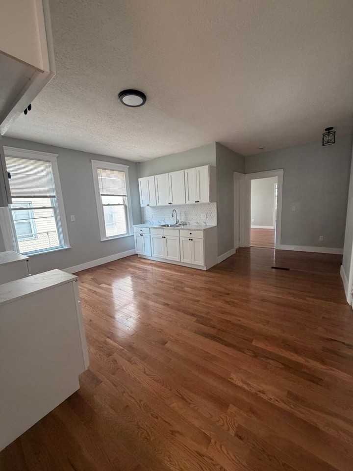 185 Winthrop Ave #1 - Photo 4 of 7