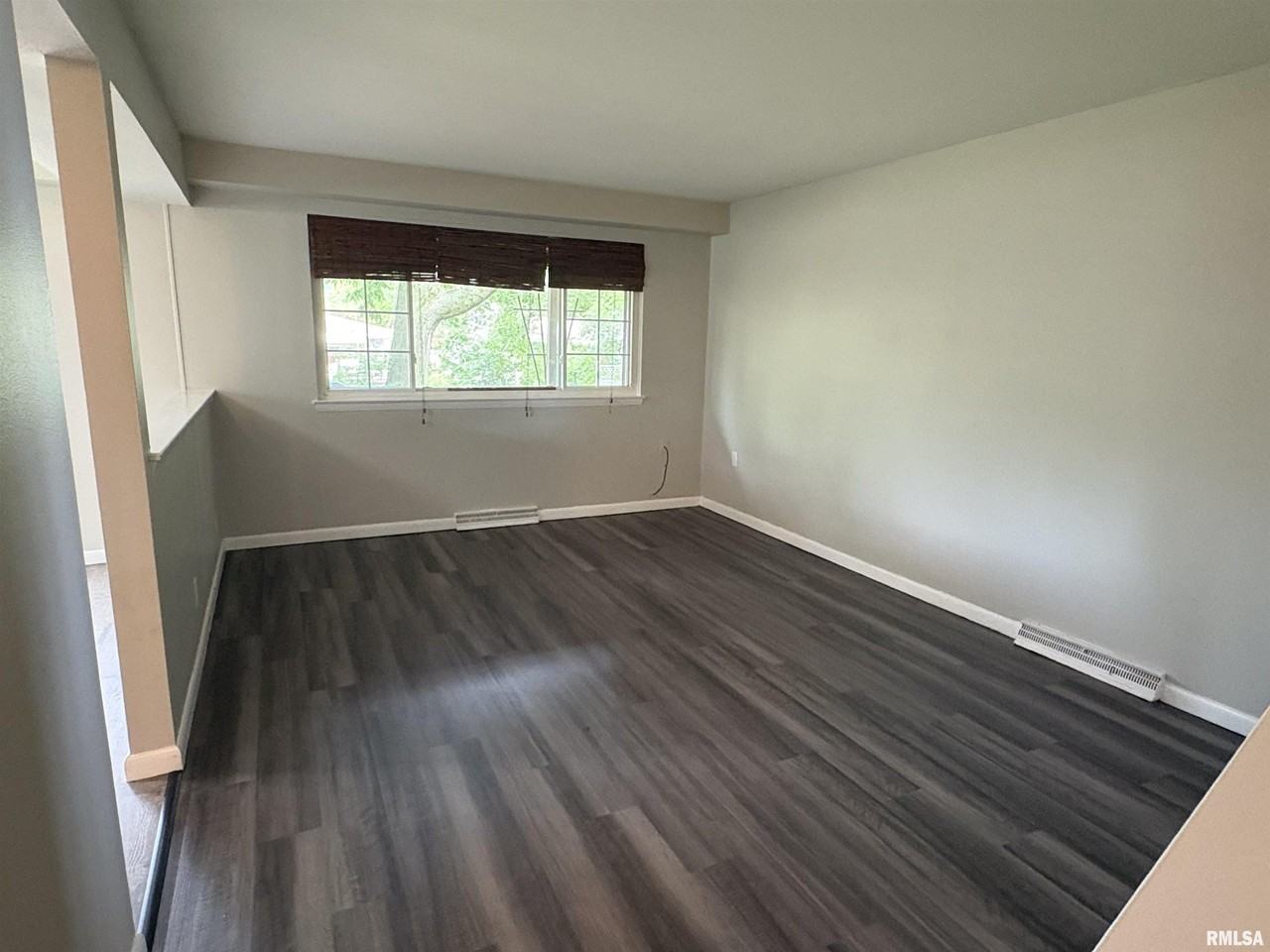 3409 N California Ave #B - Photo 2 of 14