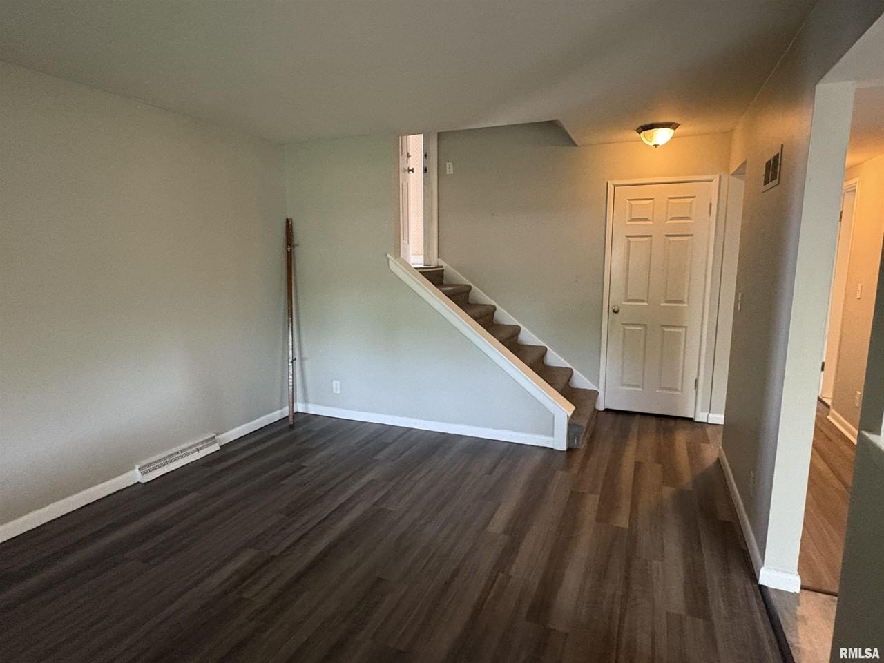 3409 N California Ave #B - Photo 3 of 14