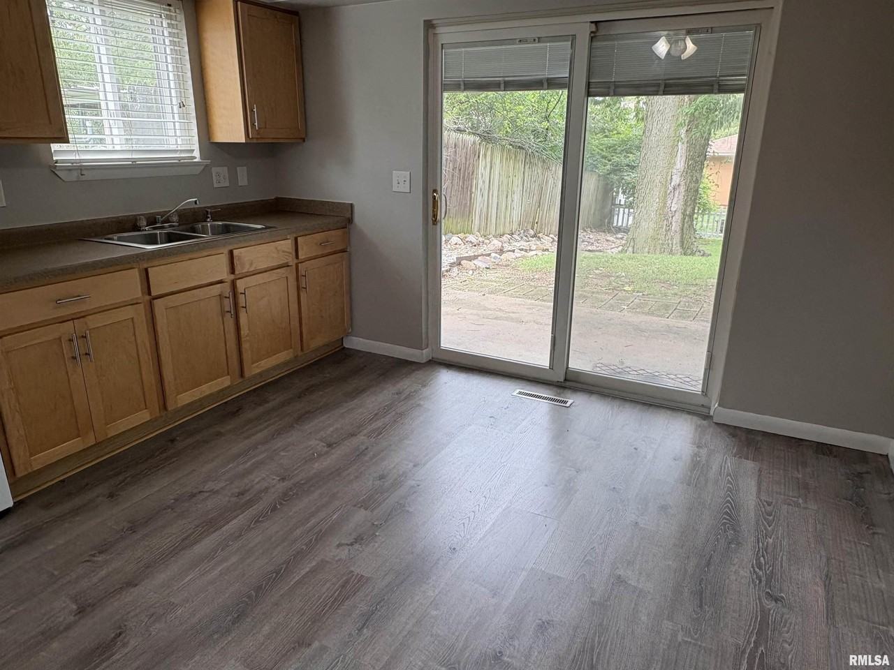 3409 N California Ave #B - Photo 5 of 14