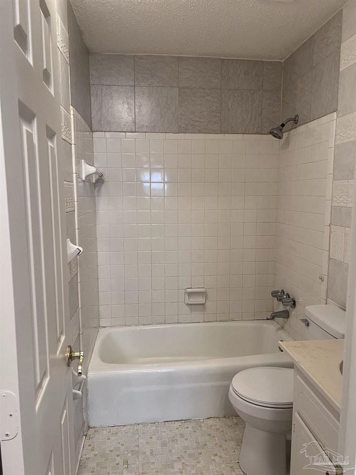 9610 Bowman Ave #C - Photo 6 of 8