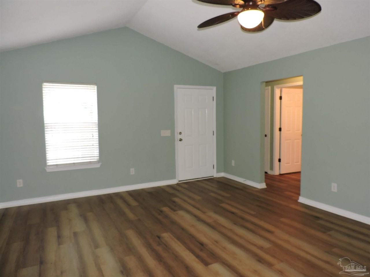 5917 Last Big Tree Ln - Photo 4 of 17