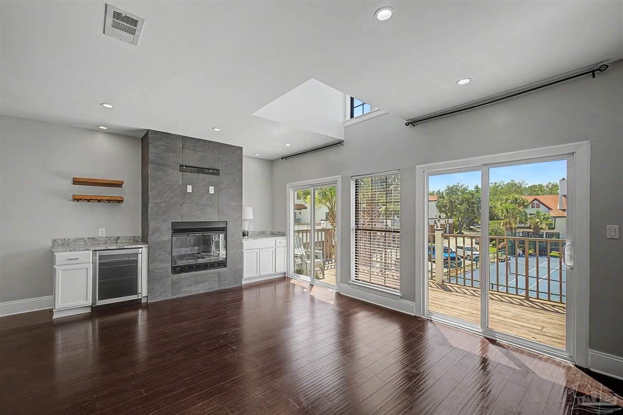 42 Bay Bridge Dr - Photo 3 of 38