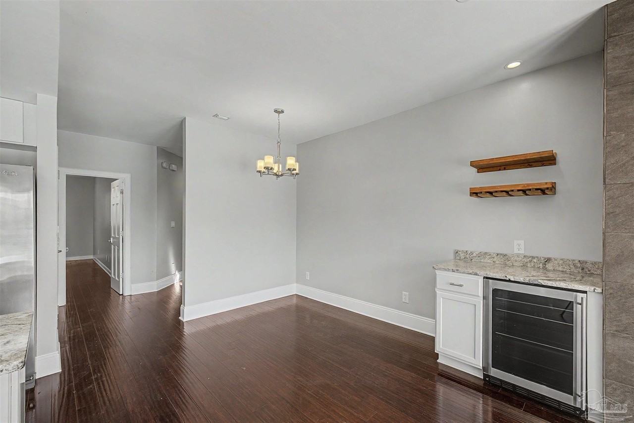 42 Bay Bridge Dr - Photo 6 of 38