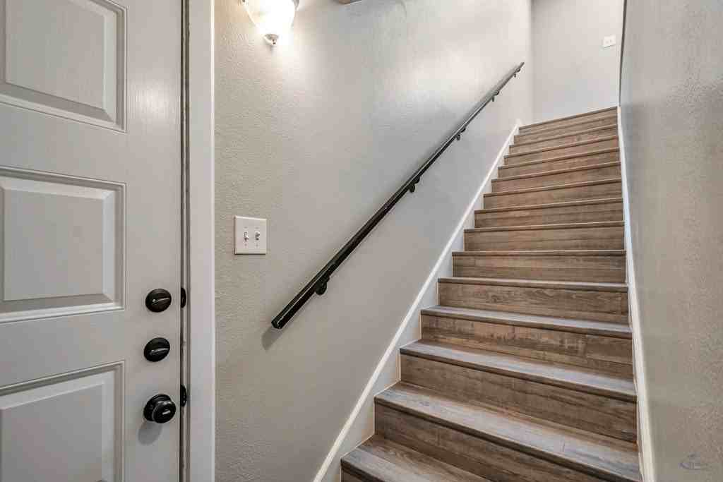 422 W Pecan Ave #D - Photo 6 of 35
