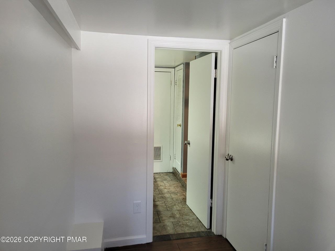 113 Tyler Dr - Photo 7 of 15