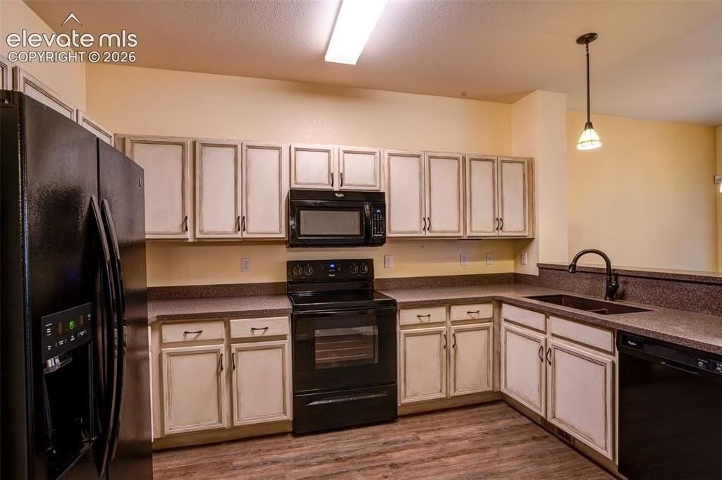 6065 Ensemble Hts - Photo 3 of 16