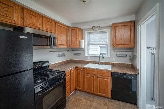 21328 Audette St - Photo 4 of 15
