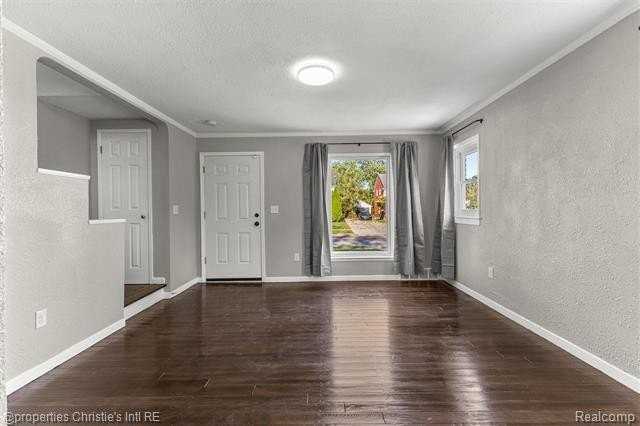 10842 Nottingham Rd - Photo 4 of 23