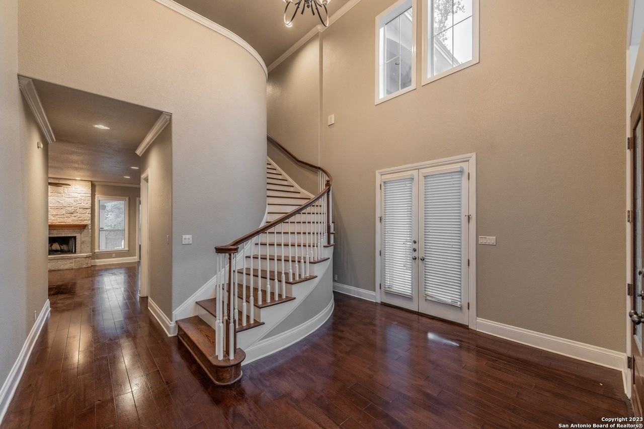 25304 Wentworth Way - Photo 3 of 44