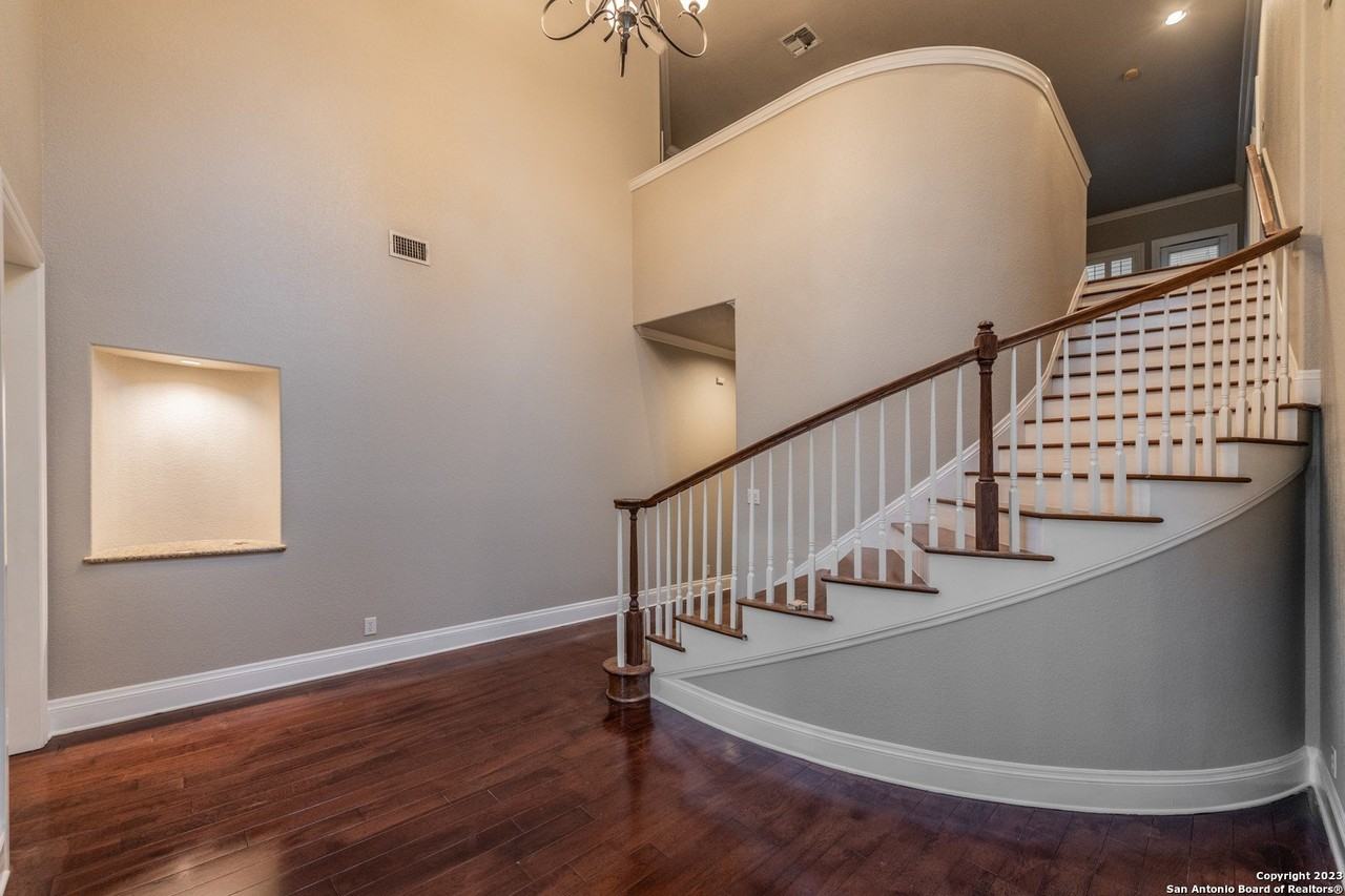 25304 Wentworth Way - Photo 4 of 44