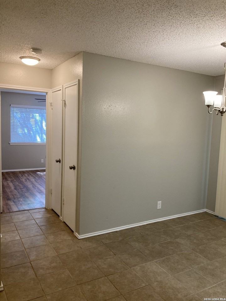 12228 Ridge Crown St - Photo 5 of 9