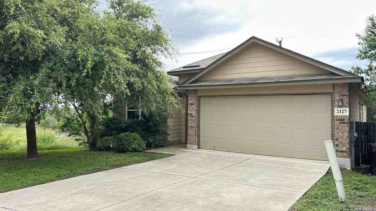 2127 Emerald Edge - Photo 2 of 31