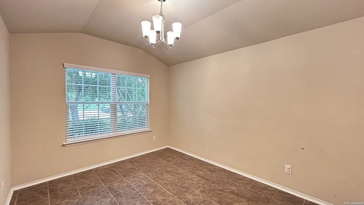 2127 Emerald Edge - Photo 3 of 31