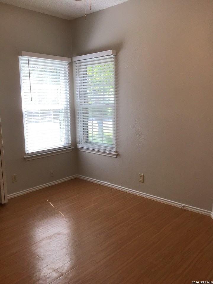 3405 Ridge Country St - Photo 4 of 15