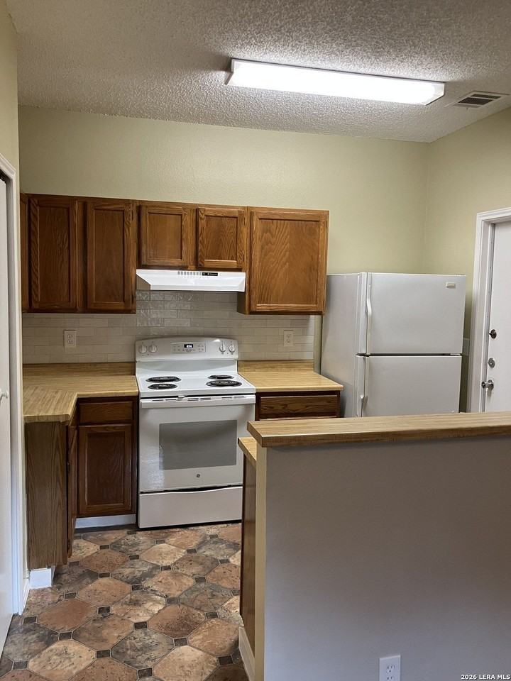 3411 Ridge Country St - Photo 7 of 9