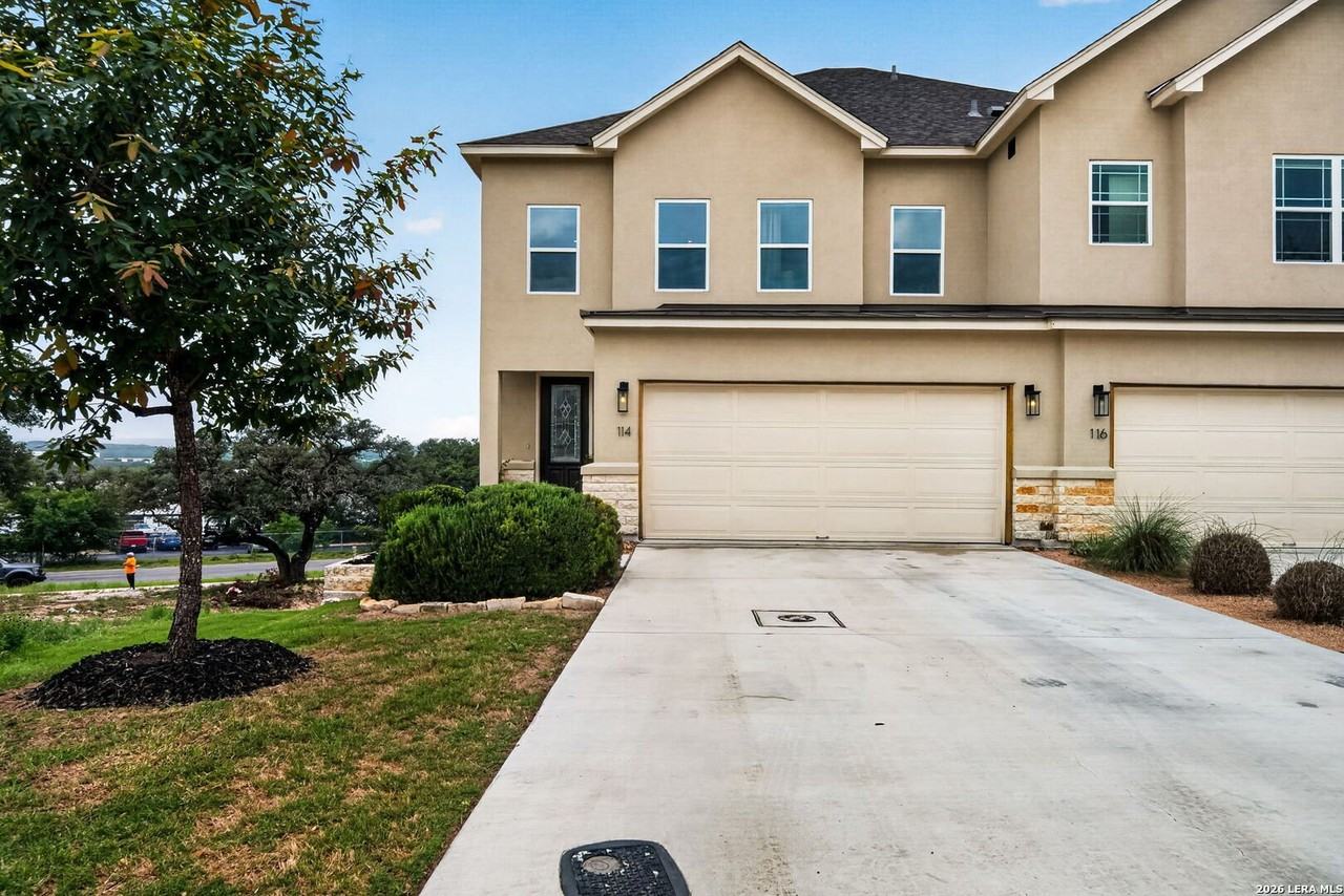 114 Magnolia Cir - Photo 2 of 32