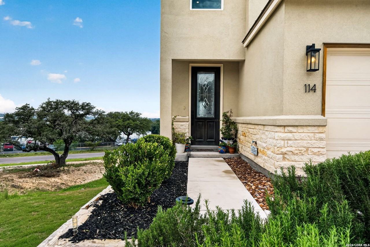 114 Magnolia Cir - Photo 4 of 32