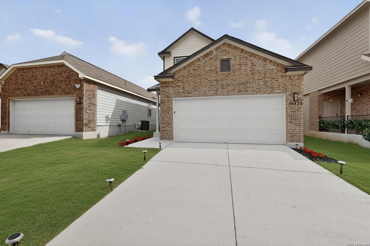 10422 Green Lake Dr - Photo 2 of 41