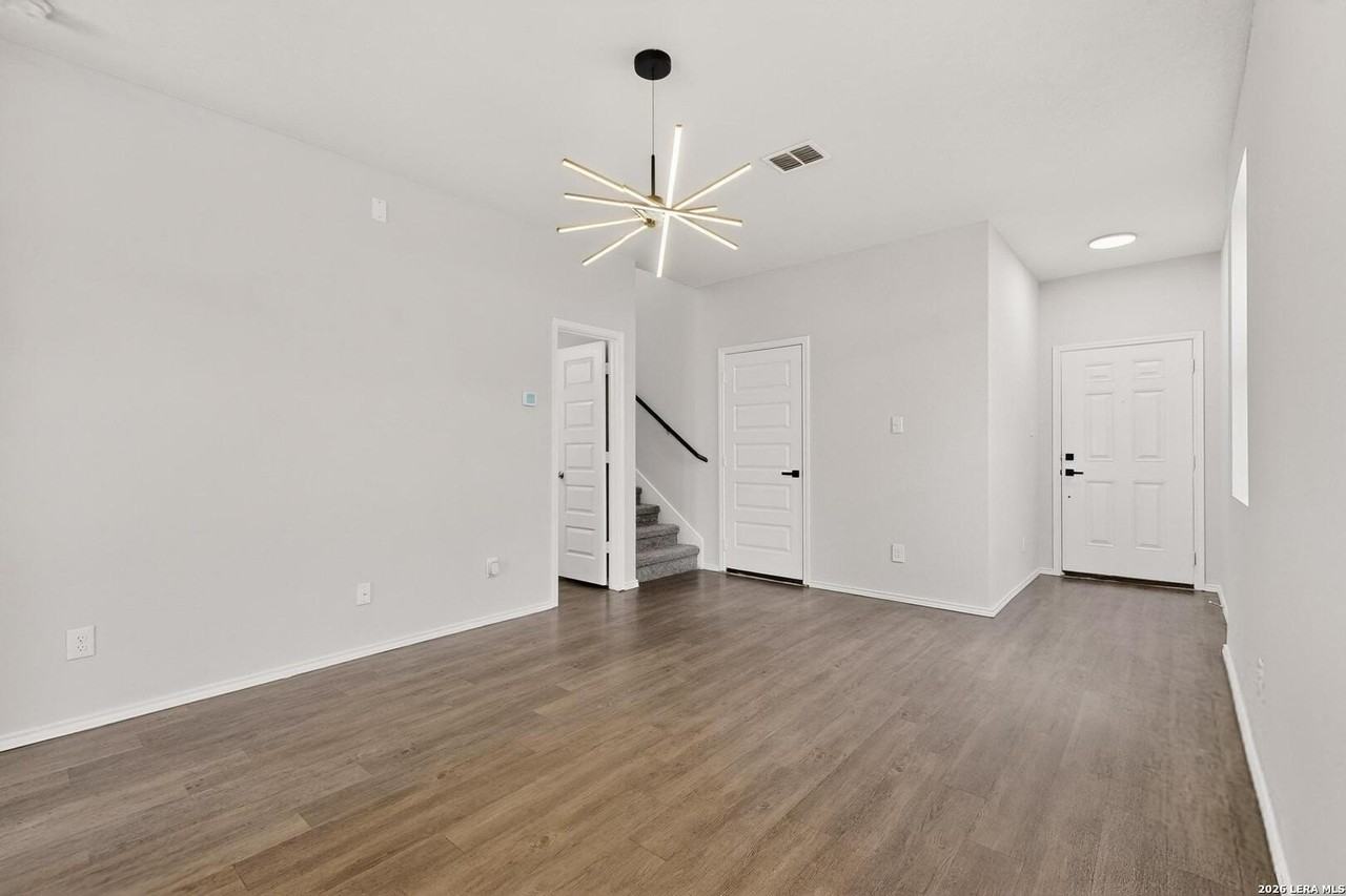 10422 Green Lake Dr - Photo 6 of 41