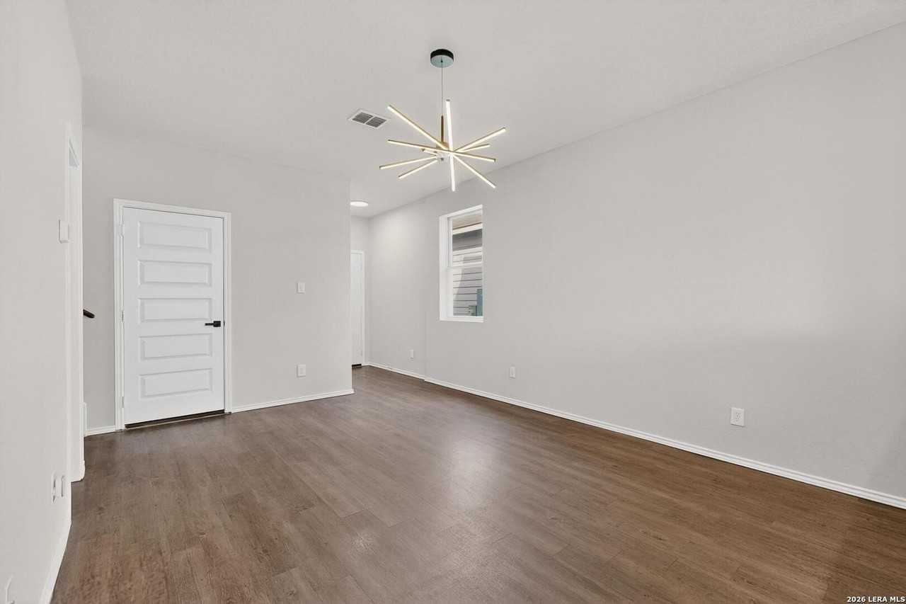 10422 Green Lake Dr - Photo 7 of 41