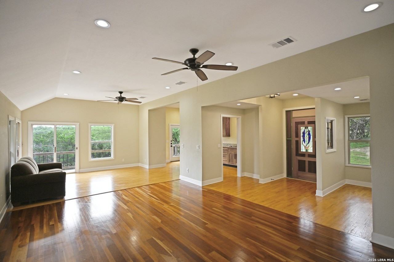 41 Sun Valley Dr - Photo 6 of 42
