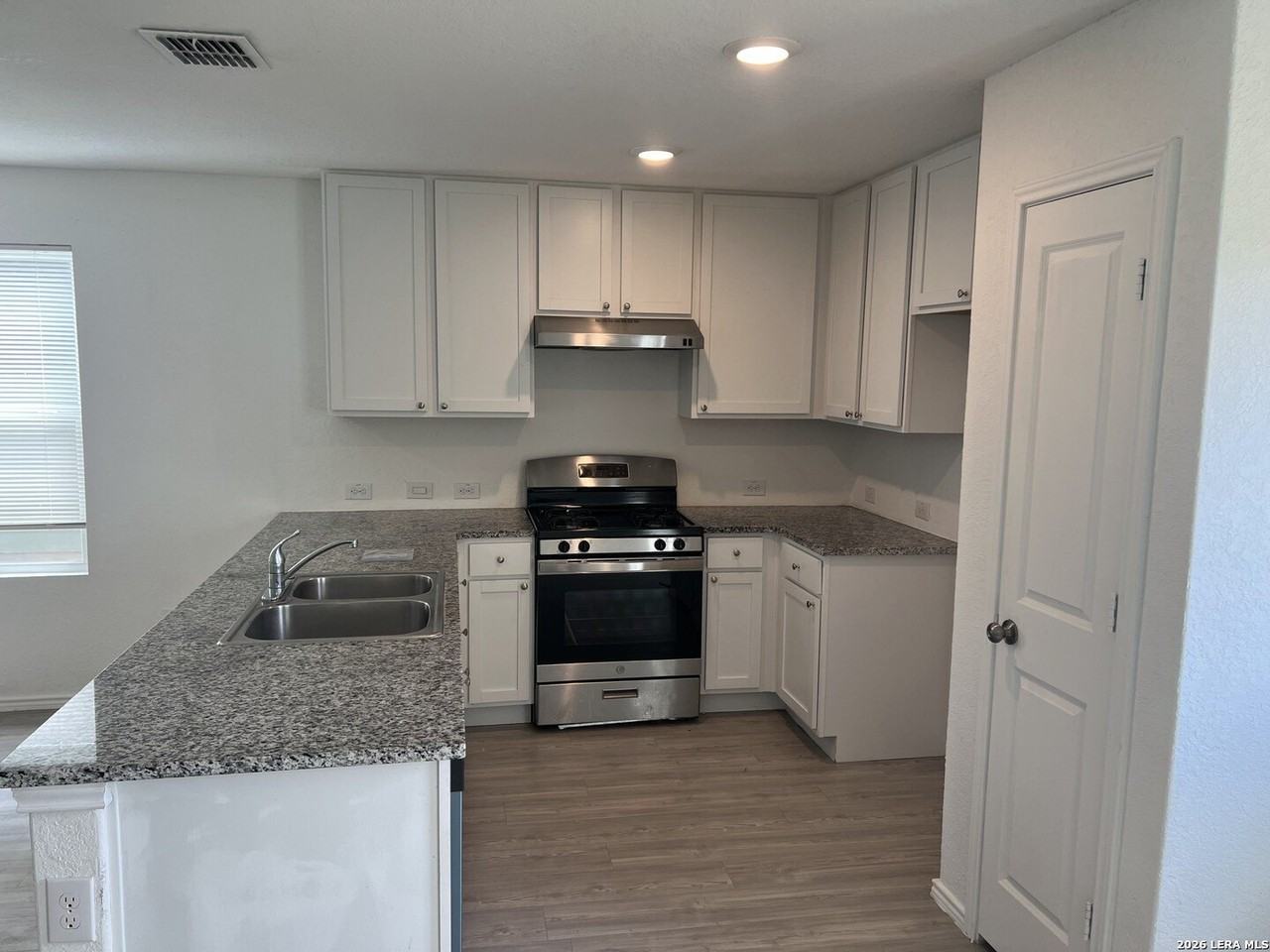 6606 Willow Lndg - Photo 6 of 22