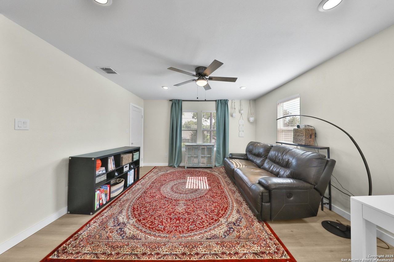 315 W Norwood Ct #1 - Photo 5 of 27