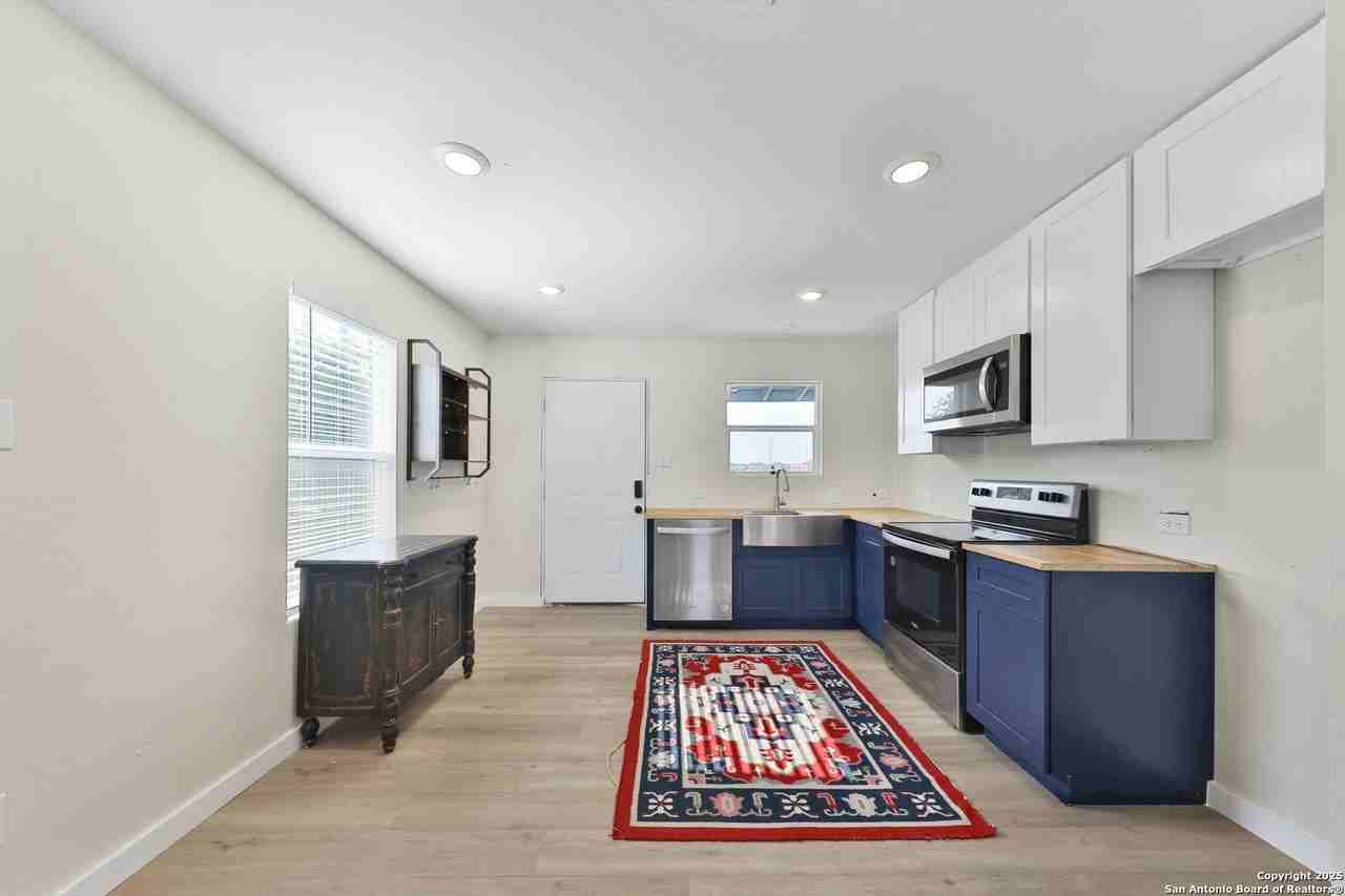 315 W Norwood Ct #1 - Photo 6 of 27