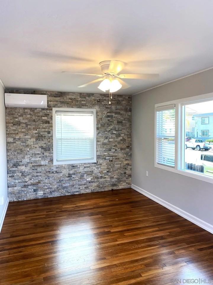 1216 Robinson Ave - Photo 2 of 10