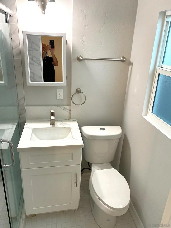 1216 Robinson Ave - Photo 5 of 10