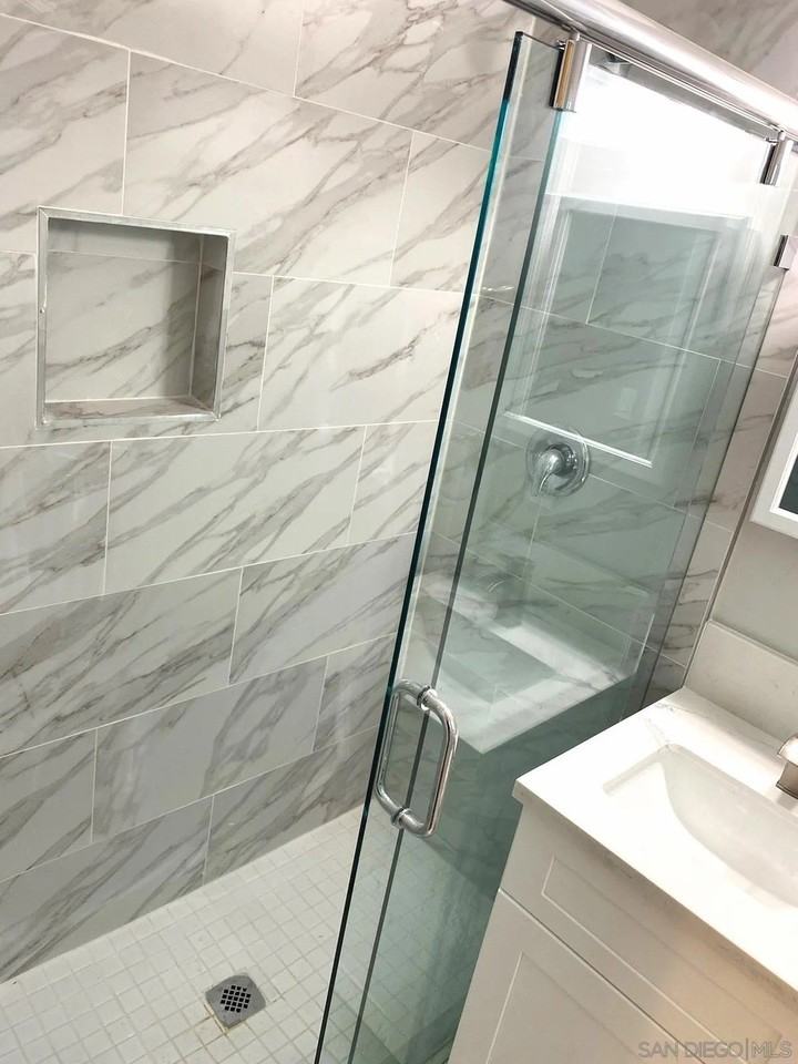 1216 Robinson Ave - Photo 6 of 10