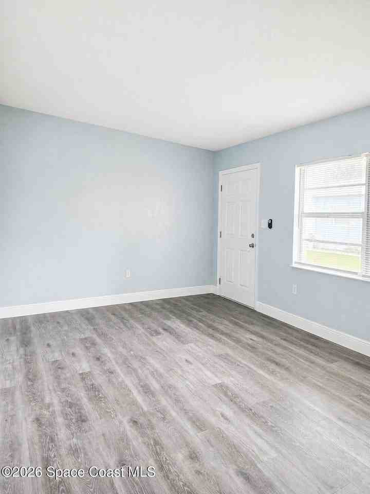 135 Roosevelt Ave #135C - Photo 6 of 20