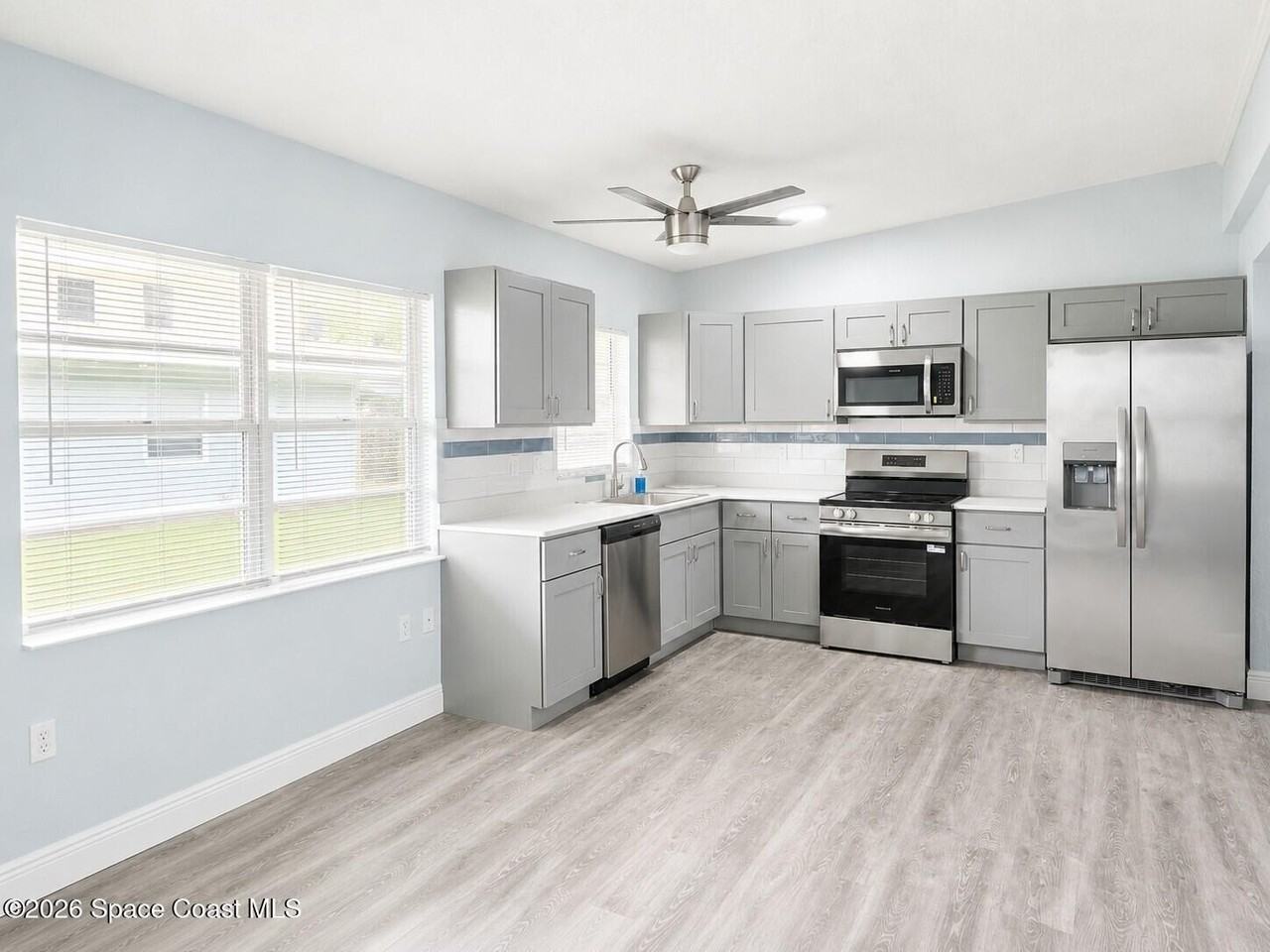 135 Roosevelt Ave #135C - Photo 7 of 20
