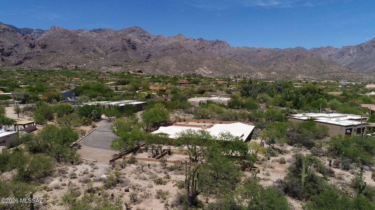 5965 N Sabino Shadow Ln - Photo 2 of 39