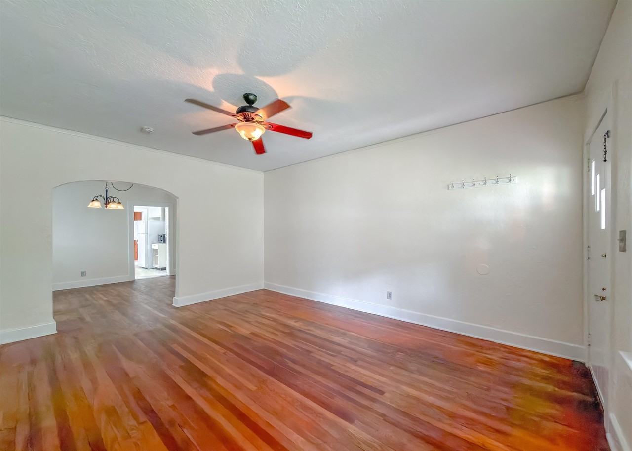 1230 Mitchell Ave - Photo 4 of 32