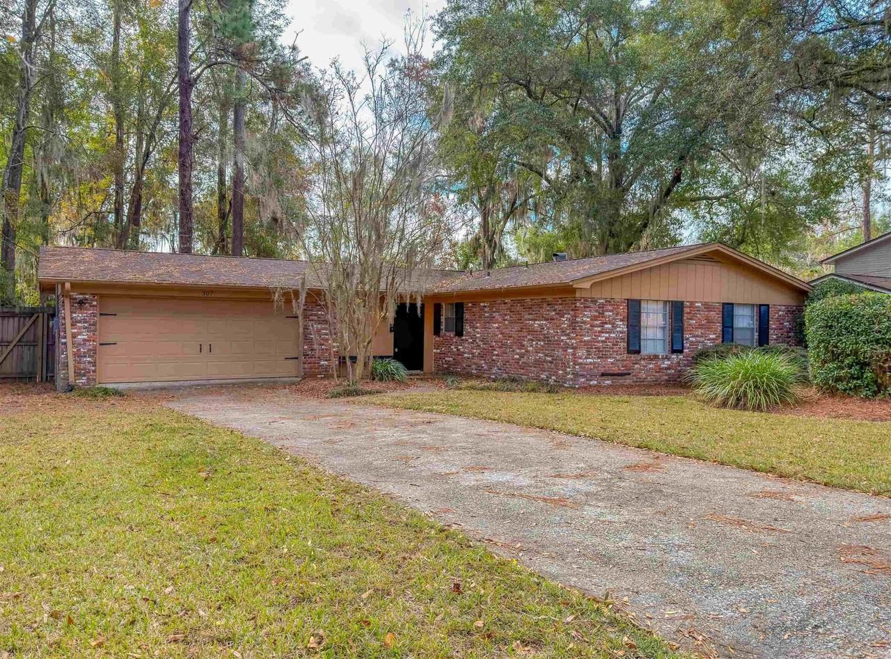 307 Sweetbriar Dr - Photo 2 of 24
