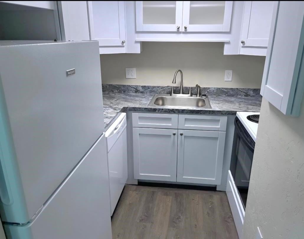 2303 Columbia Ct #D - Photo 2 of 6