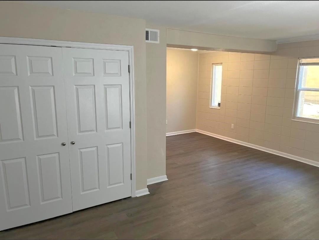 2303 Columbia Ct #D - Photo 3 of 6