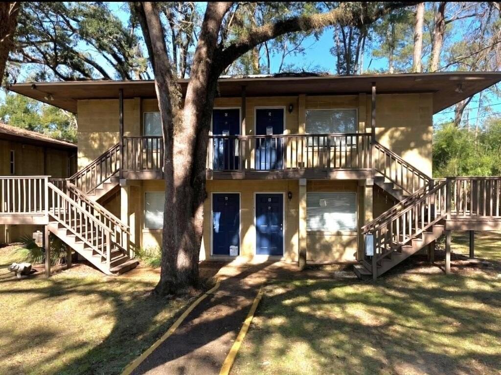 2303 Columbia Ct #D - Photo 6 of 6