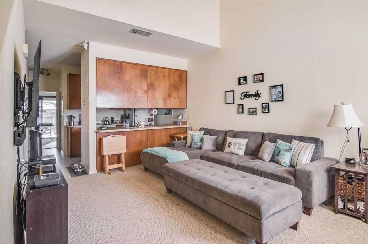 1816 Seay Ct - Photo 2 of 23